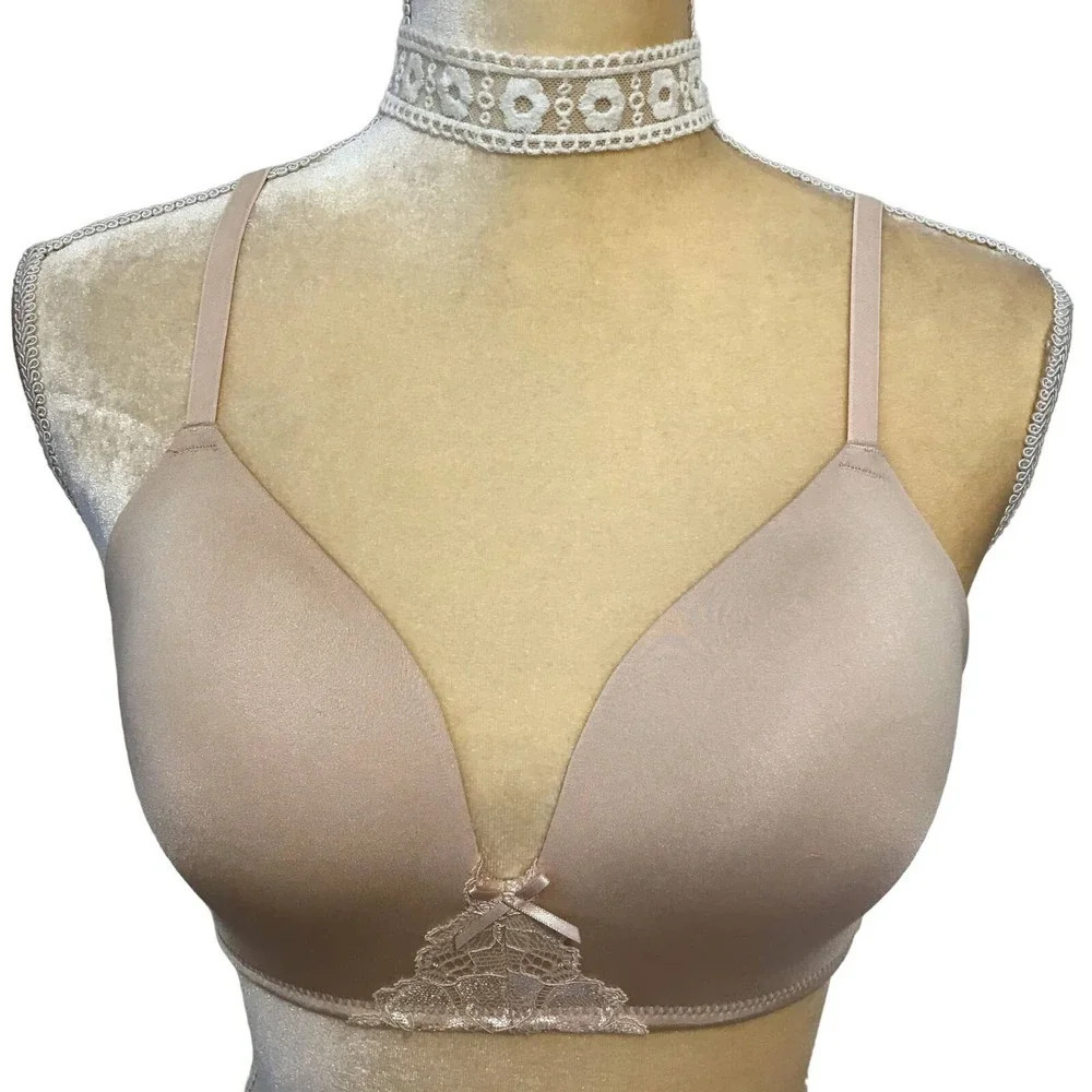Dorina NWT Wirefree Moulded Soft Bra Women 36A